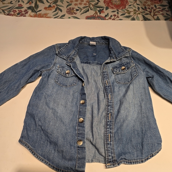 Old Navy Other - Boys Old Navy Classic Blue Denim Shirt. Size 3t